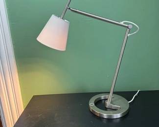 Desk lamp