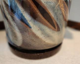 Large Lee's Pottery Planter Paramount California