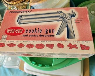 Vintage Wear-Ever Cookie Gun In Box