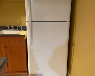Kenmore refrigerator freezer