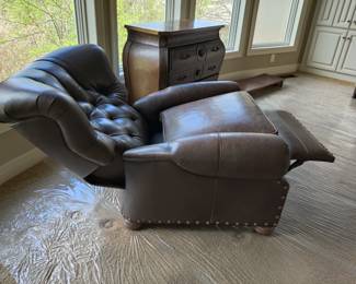 $300 Ethan AllenTufted nailhead trim leather recliner Excellent condition.