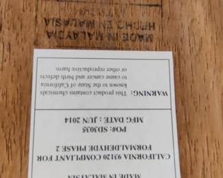 WINNERS ONLY INC - MADE IN MALASIA - SOLID WOOD DINING TABLE W/ SIX CHAIRS & 1 BUILT-IN PULL-OUT LEAVES - $200