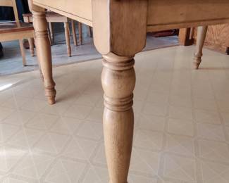 WINNERS ONLY INC - MADE IN MALASIA - SOLID WOOD DINING TABLE W/ SIX CHAIRS & 1 BUILT-IN PULL-OUT LEAVES - $200