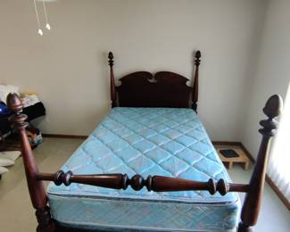 SIMMONS - "BEAUTYREST" ROYAL SUPREME, DOUBLE-SIDED PILLOW-TOP, FULL MATTRESS & BOXSPRING SET - $75