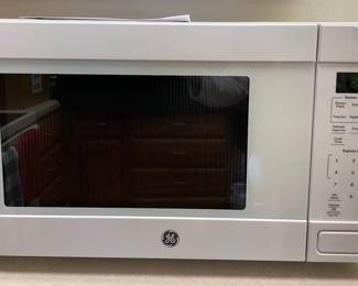 Brand New GE 1150 Watt Microwave Oven