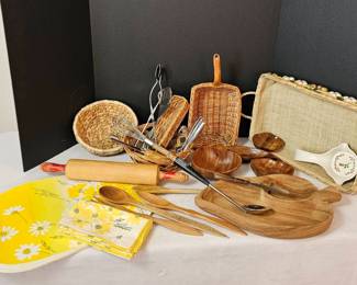 Miscellaneous Kitchen Tools, Baskets, Place Settings Baskets
