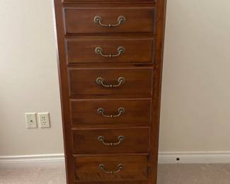 Ethan Allen Bordeaux 7 Drawer Dresser