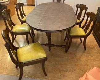Vintage Drexel Dining Table with 6 Chairs Custom Pads