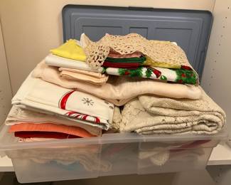 Vintage Aprons Assorted Tablecloths Napkins