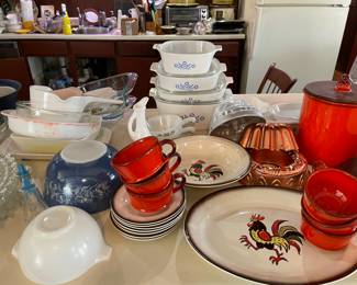Pyrex, Metlox "Poppytrail" rooster china
