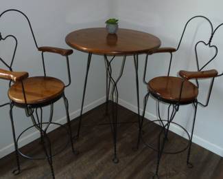 ice cream table and chairs