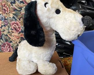 1960's Commonwealth Tot & Novelty Co. Snoopy