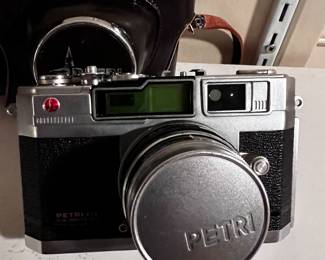 Petri camera