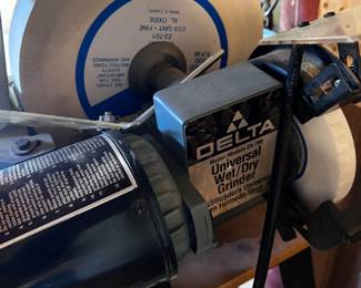 Delta wet/dry grinder