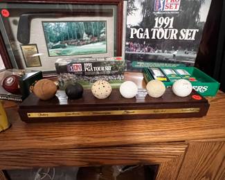 Golf ball display 