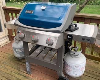 GREAT GRILL With COVER and TANKS.