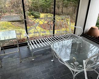 iron outdoor furniture 