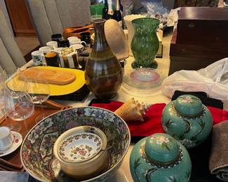 Tons of accessories for tables