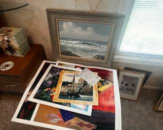 Lots of pictures without frames