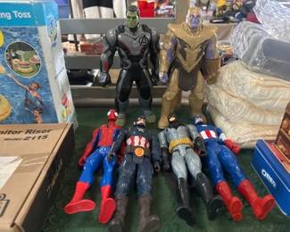 LOT OF ACTION FIGURES