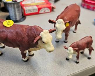 LOT OF COW FIGURES