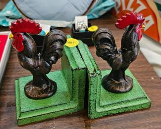 CAST IRON ROOSTER BOOKENDS