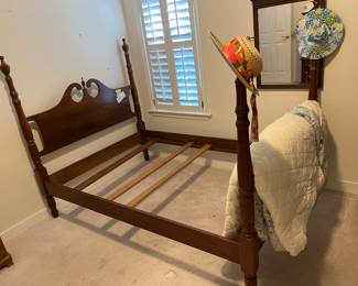 Clore Furniture Co
Colonial Revival Full size bed 