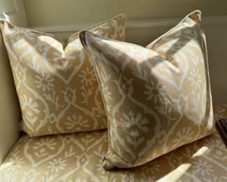 Pr. custom pillows  $250 pr. (originally $670 pr.)               19" x 19" 