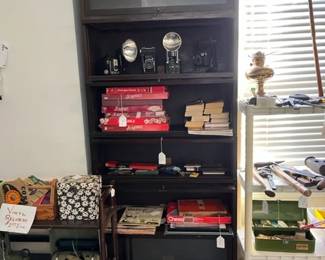 Antique Gloibe Wernike 6 Stack Barrisetr Bookcase & Collectibles