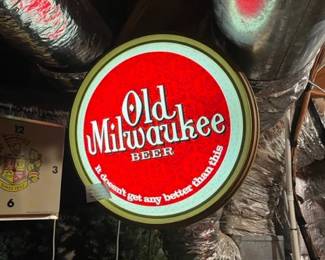 Vintage Lighted Old Milwaukee Beer Sign