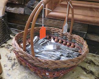 Stainless flatware service for 15