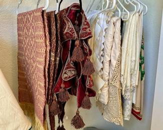 Runners, Linens, Tablecloths & MORE