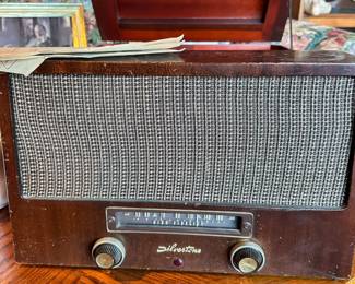 1950's Silvertone Tube Radio/Record Changer