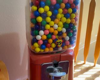 Acorn Gumball/Candy 25¢ Vending Machine