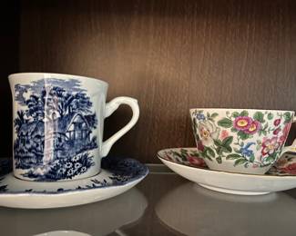 Staffordshire tea cups w/saucers