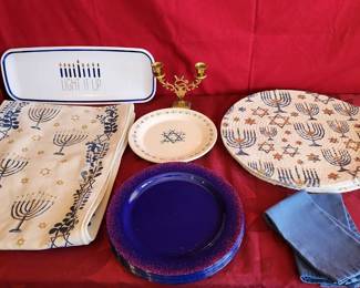 Hanukkah Decor And Plates Assortment 24 Pc