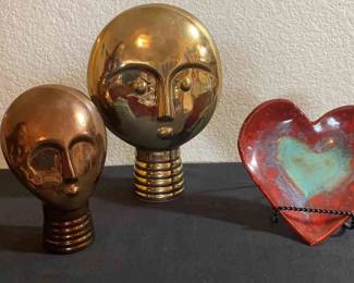 Light Bulb Faces And Heart