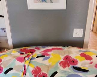 Queen Flowered Comforter W 2 Shams And 2matching Prints