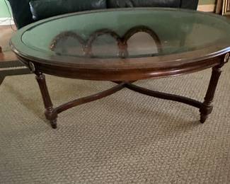 coffee table in good  condition priced to sell