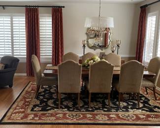 Rug with table in dining rm