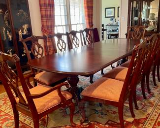 Thomasville Impressions 10 Chairs.  Extra Leaf 2,500.00