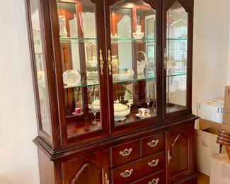 Thomasville Impressions Lighted China Cabinet $1,800.00