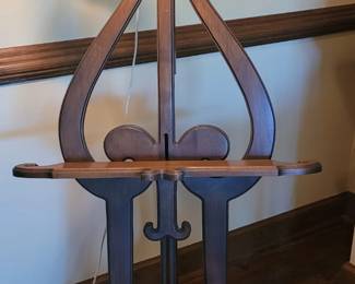 wooden standing easel 
