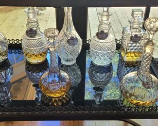 Crystal and cut glass decanters 