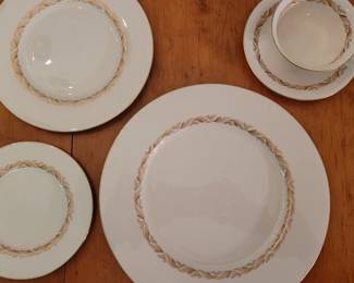 Castleton China, Made in USA, Carlton, 7 dinner plates, 7 salad plates, 5 bread & butter plates, 8 tea cups & saucers, all excellent condition, no chips