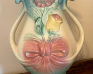 Hull Pottery Bow Knot