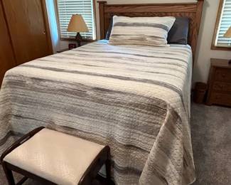 Simply Amish Queen Size Bed