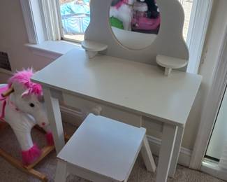 Child's vanity dressing table