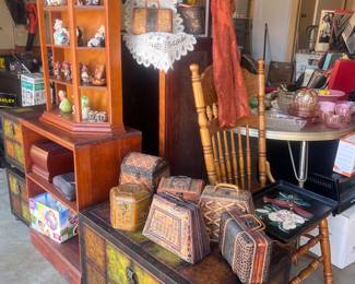 It's like a separate mini antique mall!