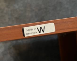 manufacturer's plaque